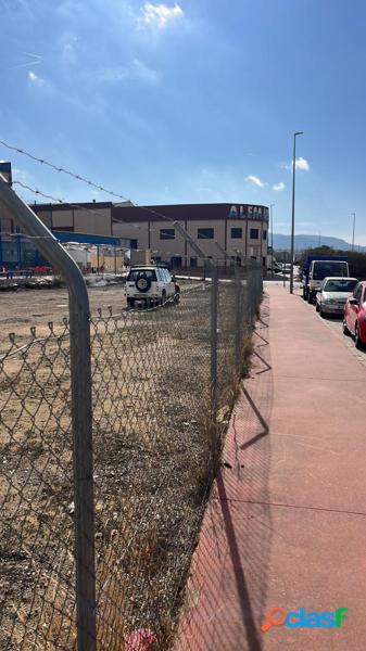se vende parcela industrial en Alora 3