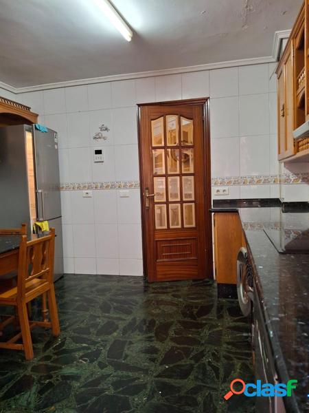 VENTA: Amplio Piso en Venta en el Barrio de los Jud/xc3/xados, Ponferrada 2