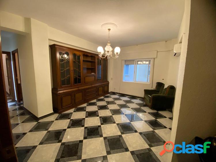 Venta de piso en Granada (Zona Ciencias)