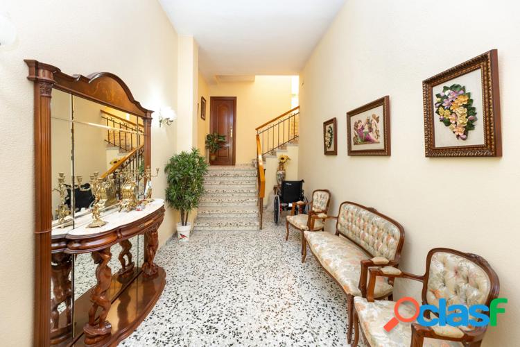Venta de Piso y Local Comercial en el Centro de Albolote! 3