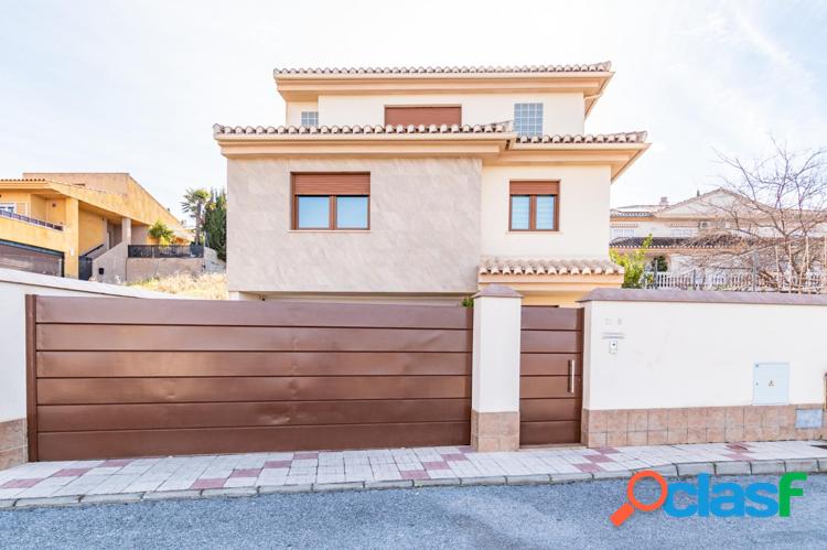 \xc2\xa1Descubre el hogar de tus sue\xc3\xb1os en este espectacular chalet independiente!