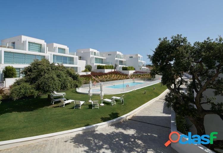 \xc3\x9aLTIMO CHALET ADOSADO EN SOTOGRANDE LLAVE EN MANO