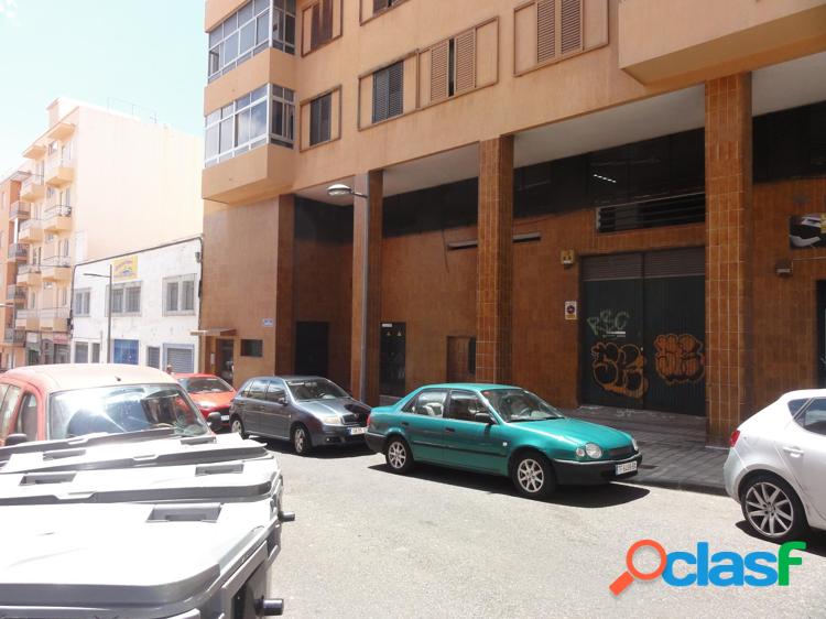Almac\xc3\xa9n con acceso para veh\xc3\xadculos en Cruz del Se\xc3\xb1or