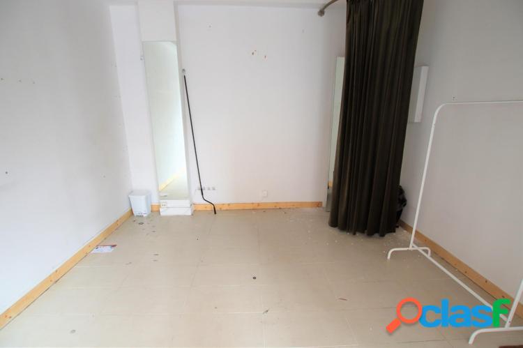Se Alquila local comercial en Zona Alhondiga 5