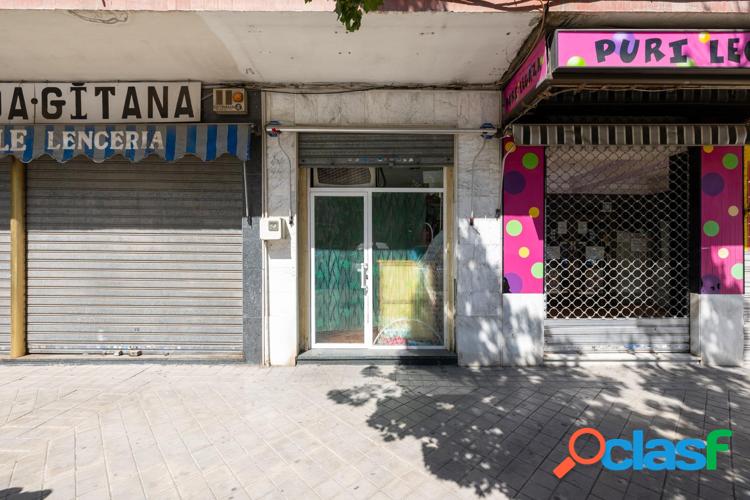 SE VENDE LOCAL EN AVDA DE C/xc3/x81DIZ 6