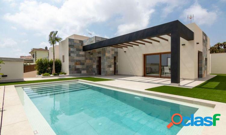 VIVIENDA EN URBANIZACIÓN CONSO
