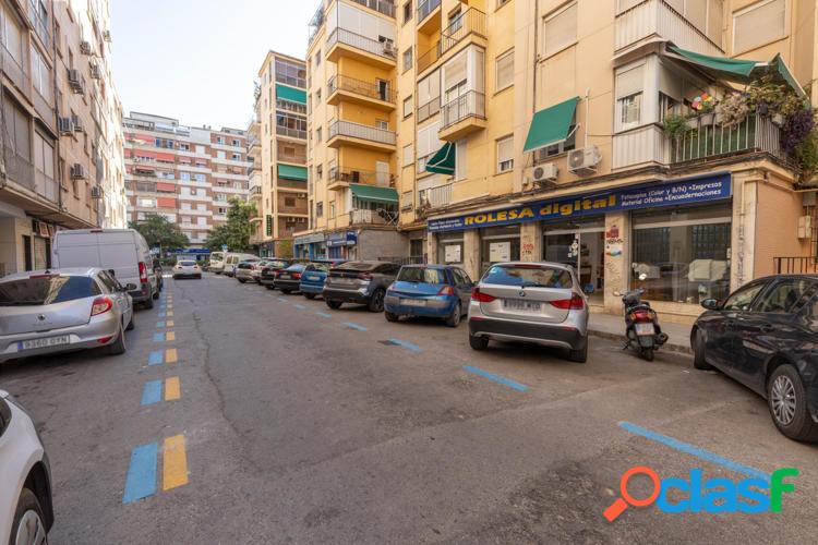 \xc2\xa1Descubre tu nuevo espacio! Local comercial de 400 m\xc2\xb2 aprox, en Calle \xc3\x81ngel Barrios.
