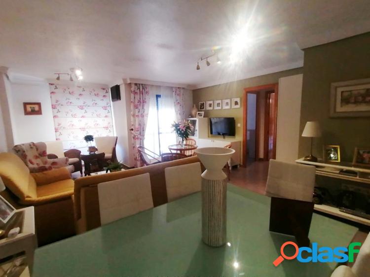 AMPLIO PISO EN PLENO CENTRO DE /xc3/x81GUILAS CON LOCAL COMERCIAL 4