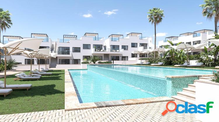 Bungalow con 2 dormitorios y 2 ba/xc3/xb1os, picina comunitaria, jacuzzi y parque infantil en Torrevieja 4