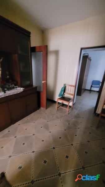 Casa de pueblo a reformar a 5 minutos del centro