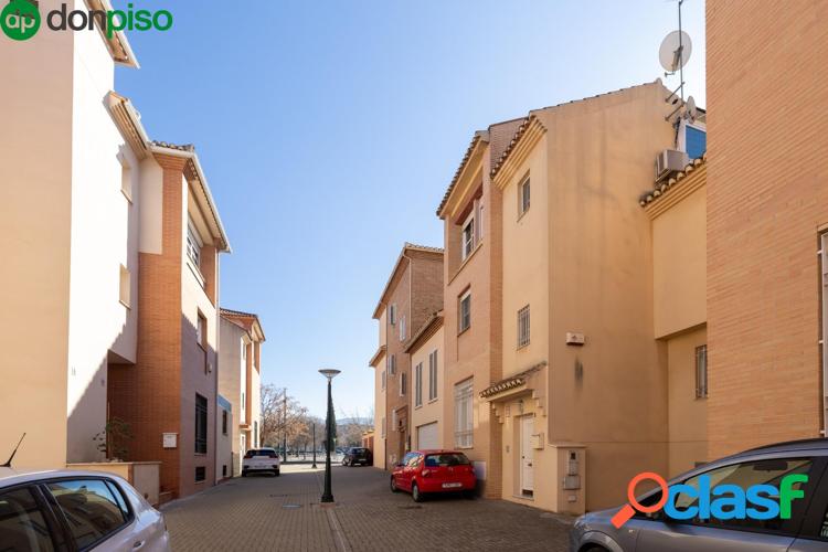 Espectacular casa ubicada en el exclusivo barrio de Albayda, dise/xc3/xb1ada con una distribuci/xc3/xb3n funcional 1