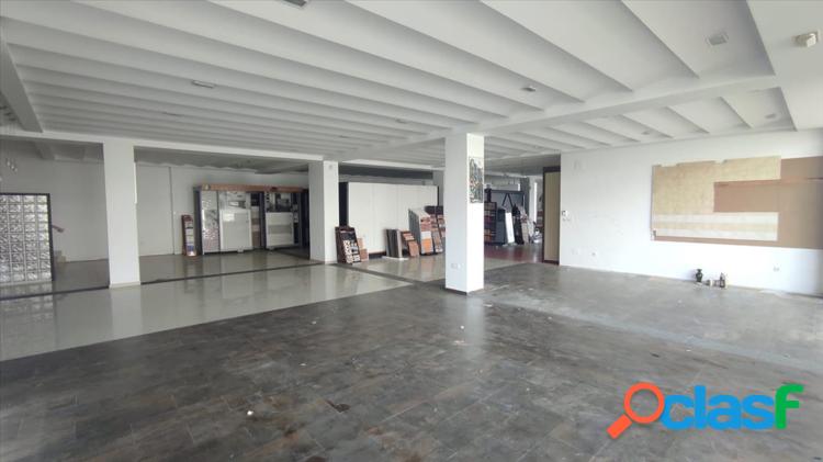 LOCAL COMERCIAL EN SAHAGUN 5