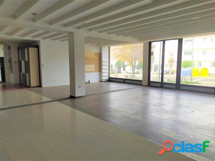 LOCAL COMERCIAL EN SAHAGUN 6