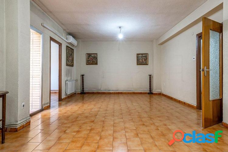 Piso a la venta en calle Pedro Antonio de Alarc\xc3\xb3n. Sexta planta