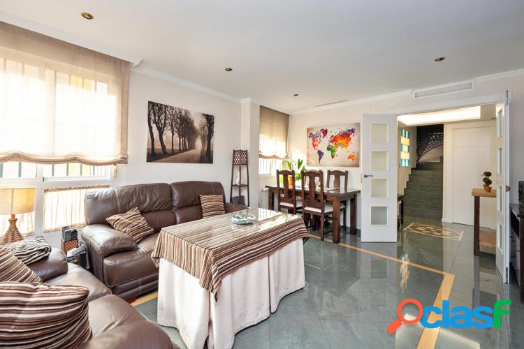 PRECIOSA CASA EN ZONA PARQUE ALMUNIA 3