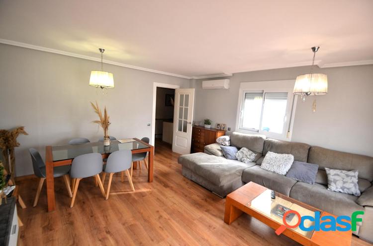 SE VENDE DUPLEX DE 4 DORMITORIOS CON TERRAZA DE 27M2 EN LA CALA BENIDORM! 1