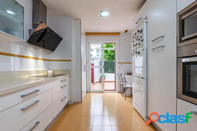UNIFAMILIAR RESIDENCIAL CON PISCINA LLANOS DE ARMILLA