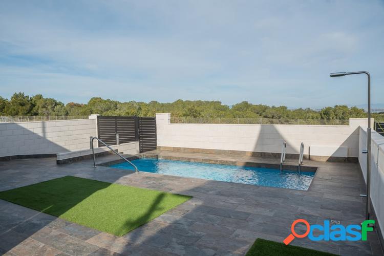 VILLA CONTEMPORANEA JUNTO A CAMPO DE GOLF 2