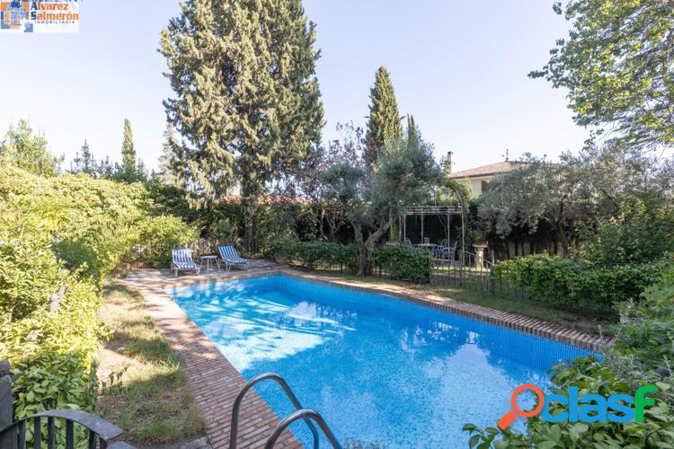 \xc2\xa1MAGNIFICO CHALET CON AMPLIOS JARDINES Y PISCINA EN CORTIJO DEL AIRE!