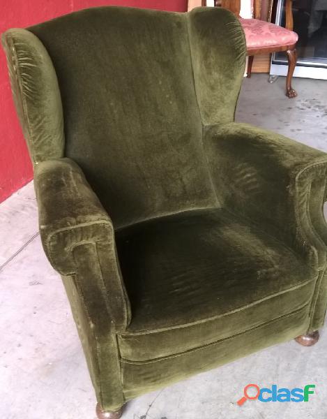 SILLON OREJERO CLÁSICO. Tapicería original en terciopelo verde 3