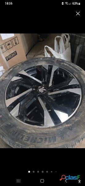 Llantas peugeot 215/60/R17 96H 16